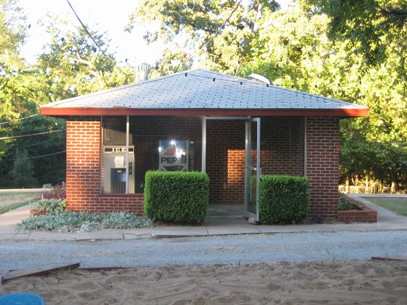 The Indian Lodge: 33700 State Highway 51, Wagoner, OK 74467